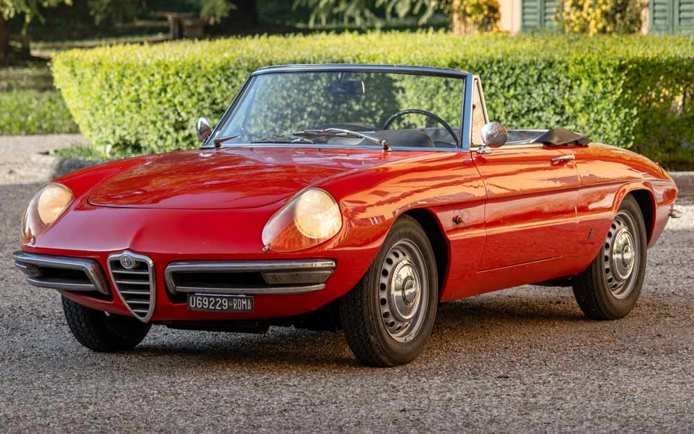 Tre Quarti Anteriore dell Alfa Romeo Spider Duetto 1600 Prima Serie